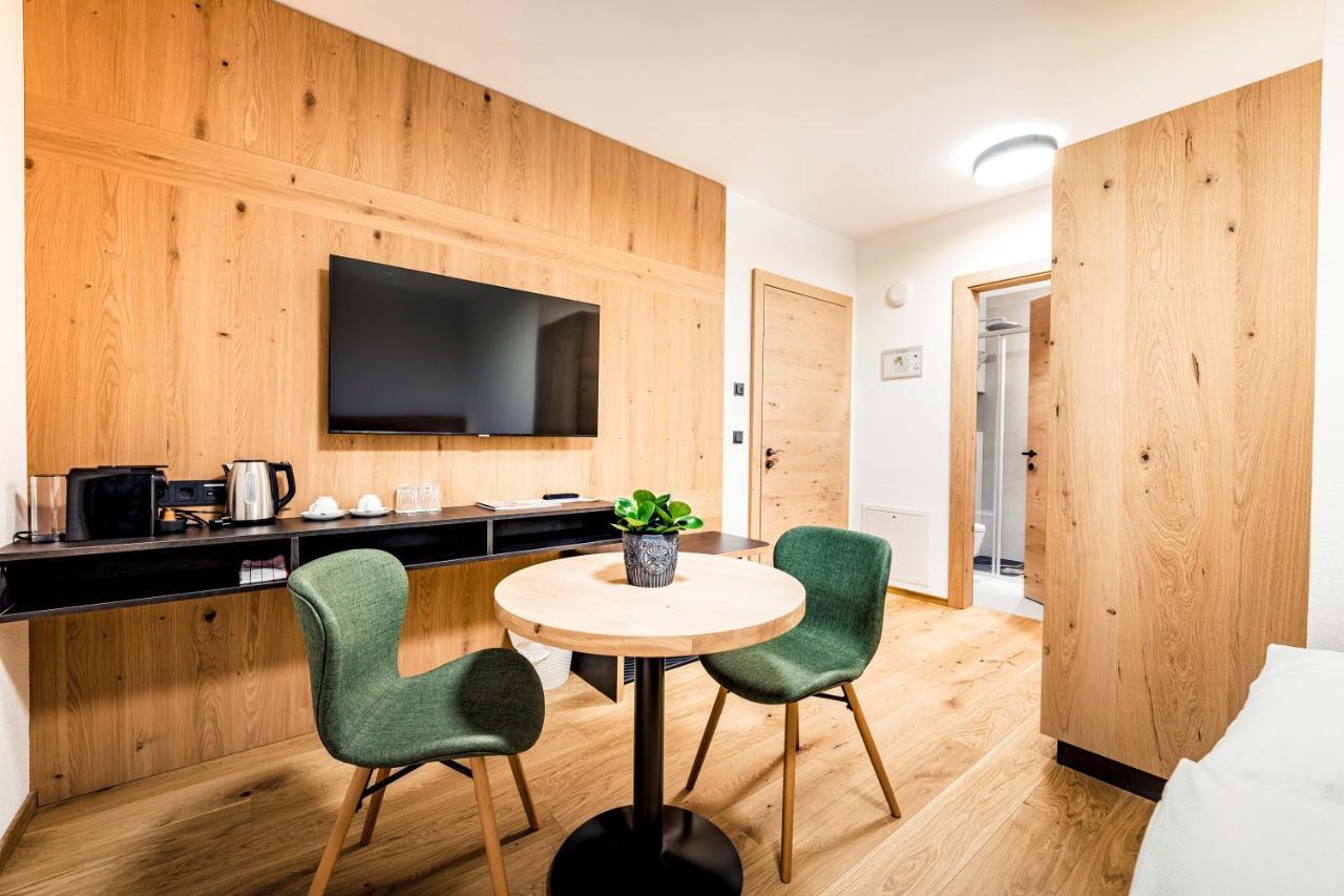 Haus St Anton - Incl Gratis Premium Sommerkarte Sankt Anton am Arlberg Ngoại thất bức ảnh